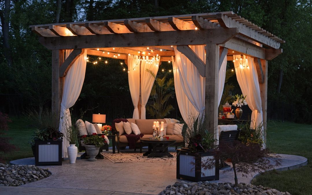 5 Luxurious Upgrades for Backyard Living Spaces